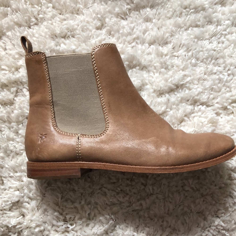 Frye Anna leather chelsea boots